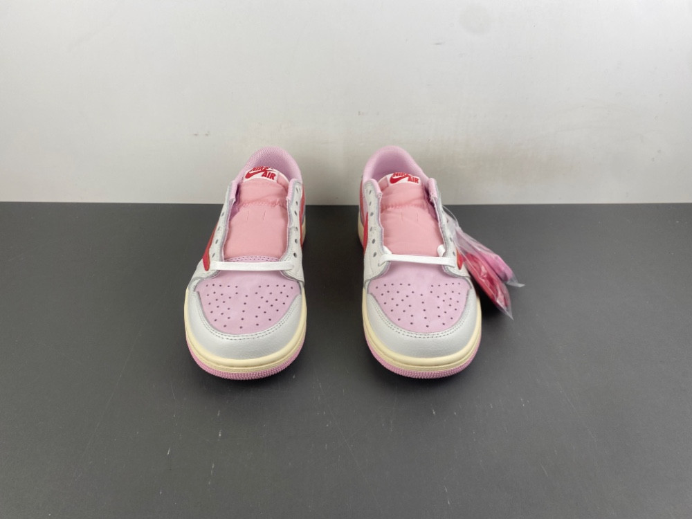 Travis Scott × Air Jordan 1 Low "Shy Pink"IQ7604-101