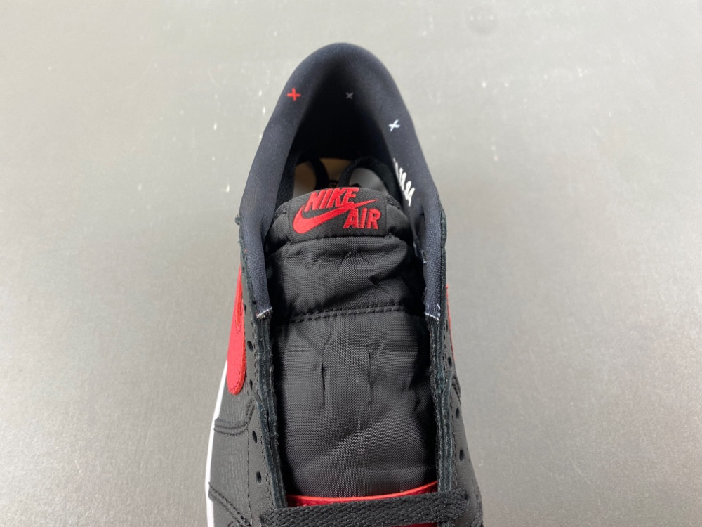 Air Jordan 1 Retro Low OG Banned IW6276-001