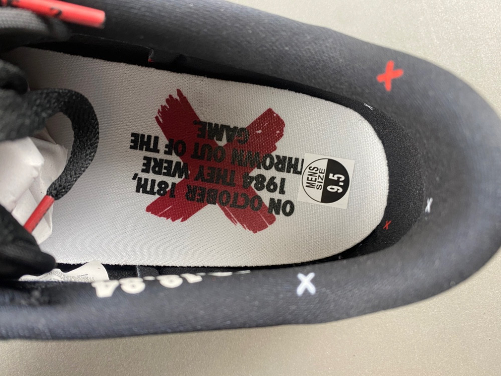 Air Jordan 1 Retro Low OG Banned IW6276-001