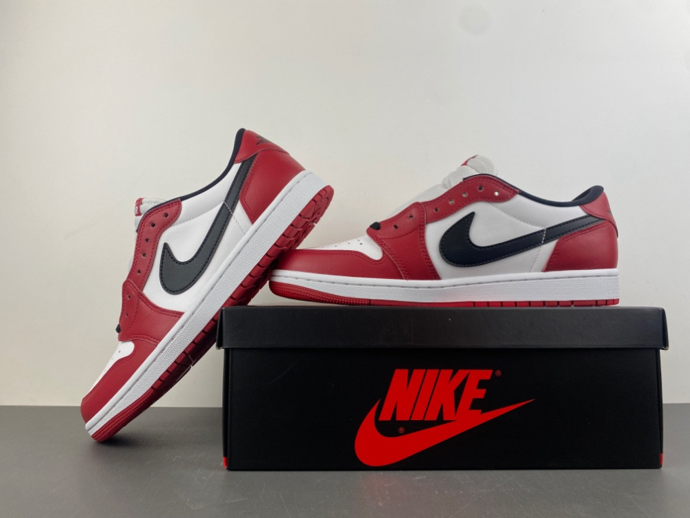 Air Jordan 1 Retro Low OG 
