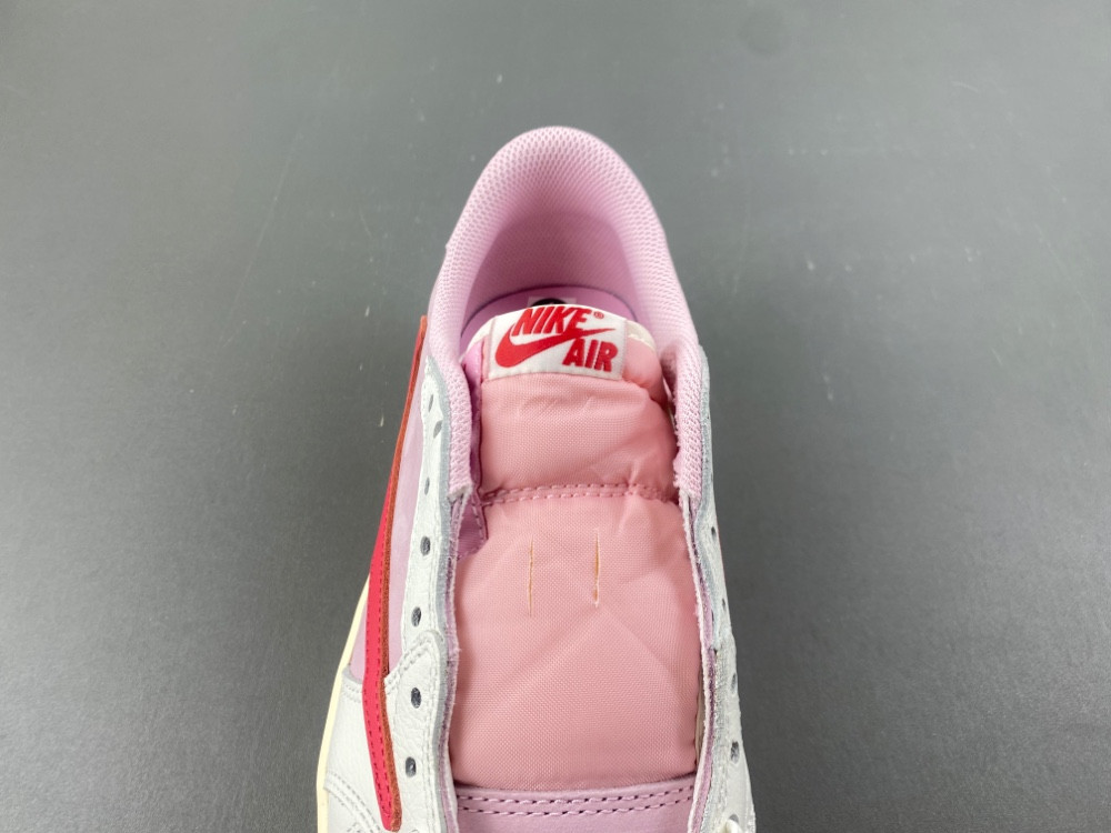Travis Scott × Air Jordan 1 Low "Shy Pink"IQ7604-101