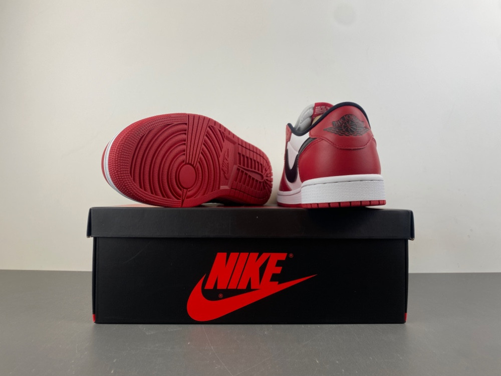 Air Jordan 1 Retro Low OG 