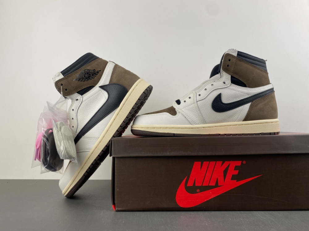 Air Jordan 1 Retro High Travis Scott CD4487-001