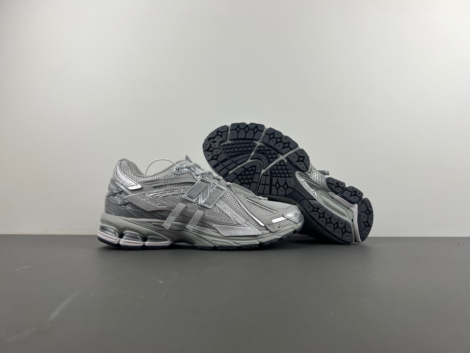 new Ba1an*e 1906a concrete silver metallic m1906ag