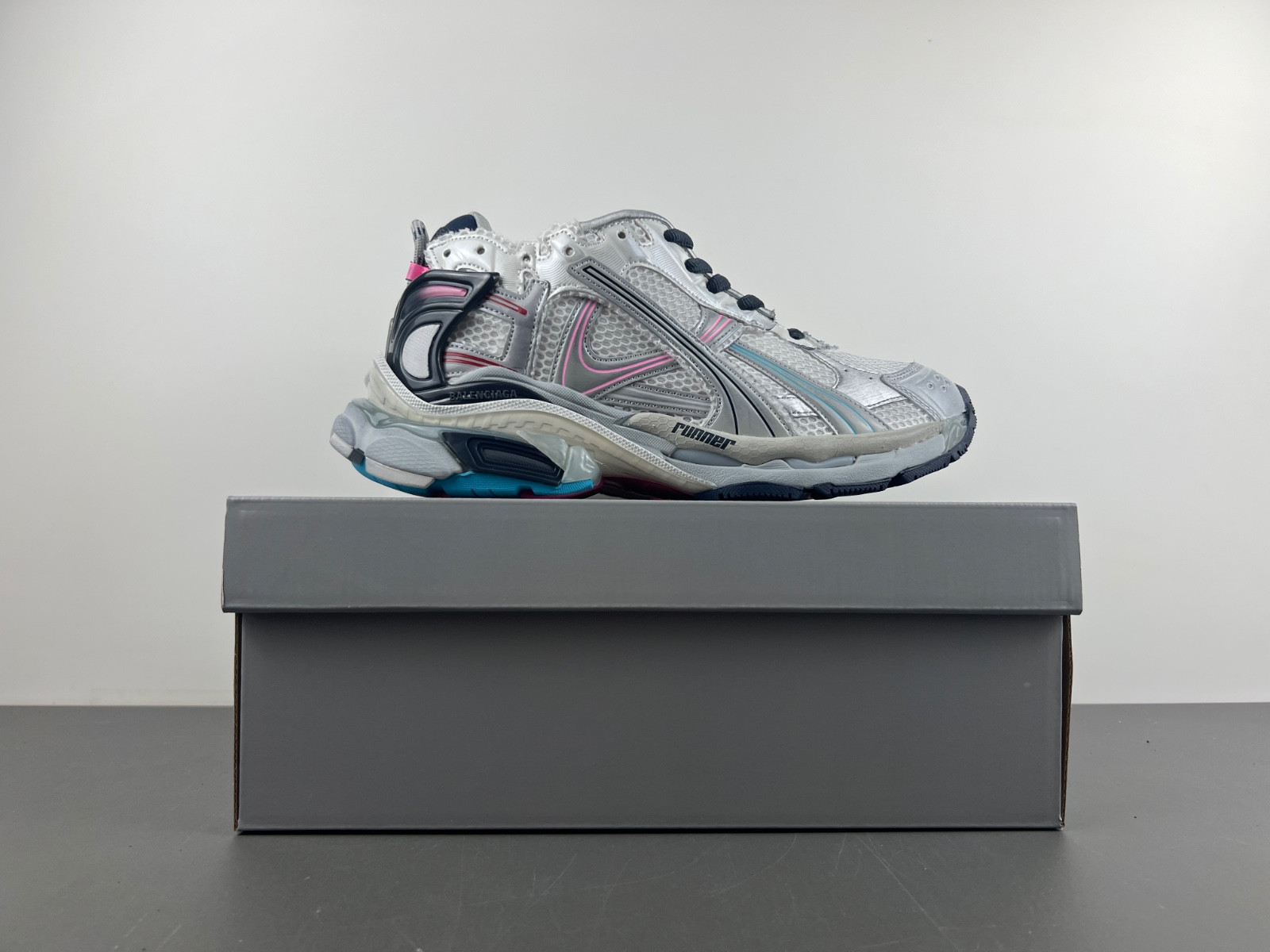 Ba1en*iaga runner sneaker in white/red/black