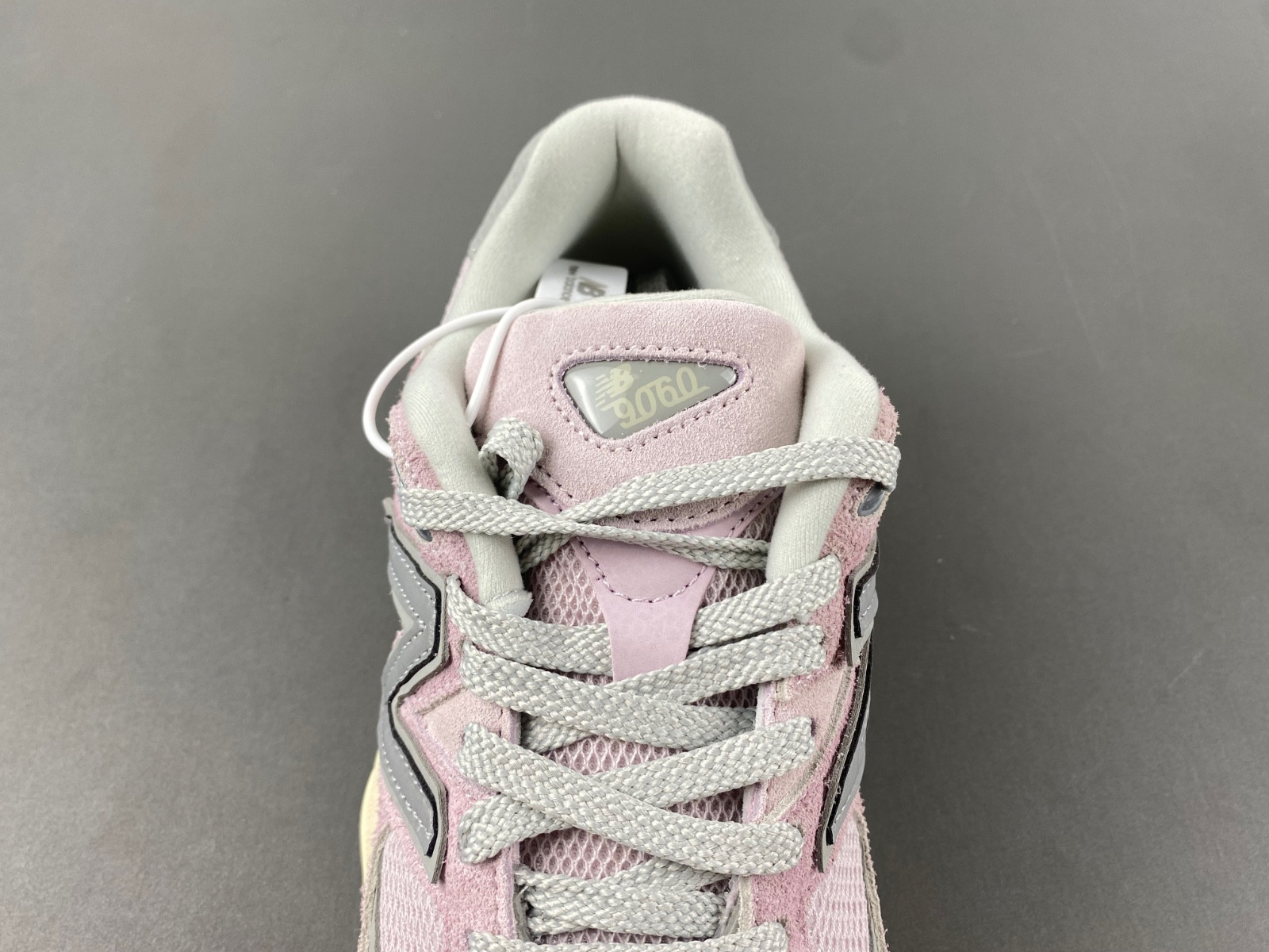 new Ba1an*e 9060 december sky men