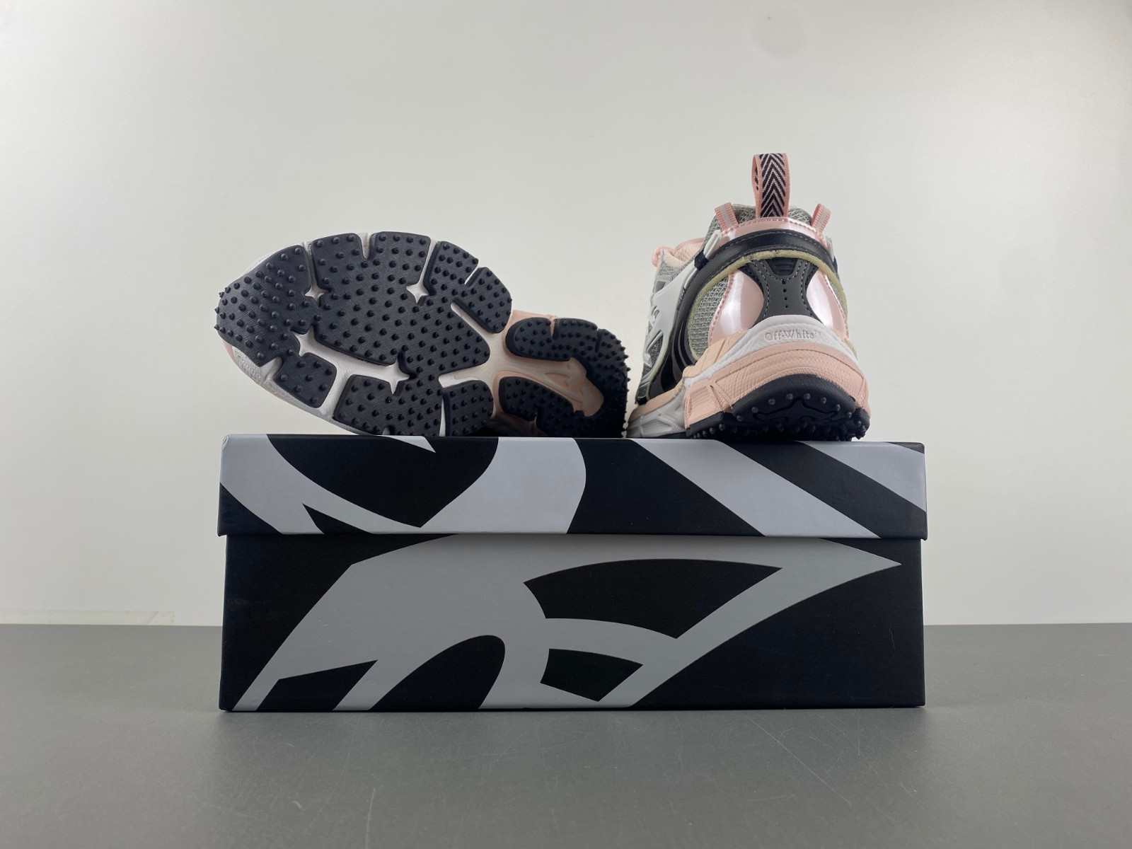 OWT 19FW Be right back SNEAKERS