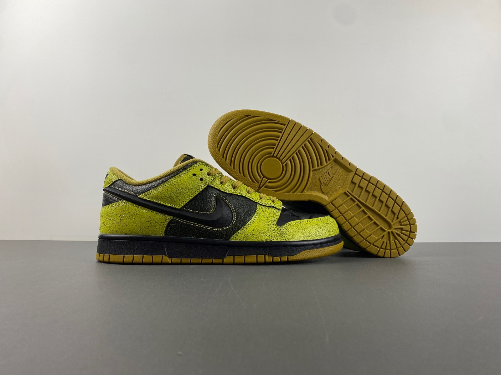 Nike Dunk Low QS Halloween Skull Men