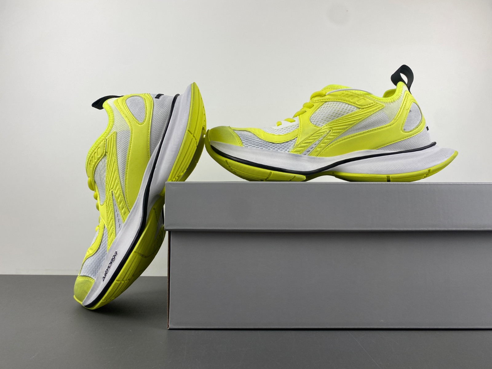 Ba1en*iaga circuit sneakers