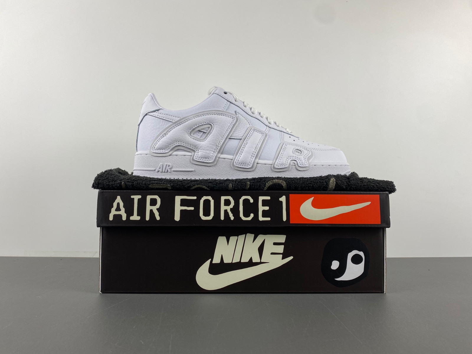 Nike Air Force 1 Low Cactus Plant Flea Market White (2024) FQ7069-100