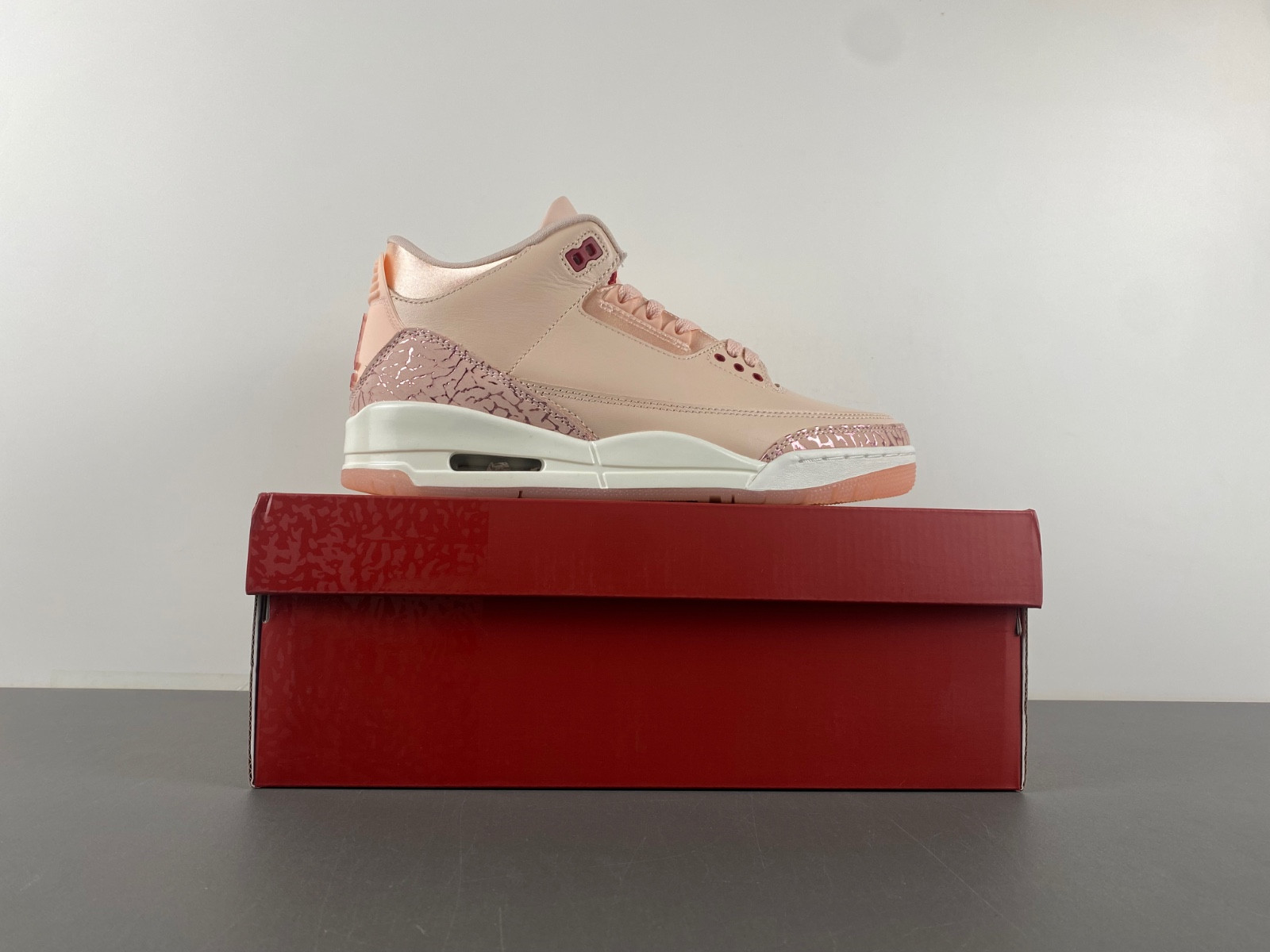 Air Jordan 3 WMNS "Valentine