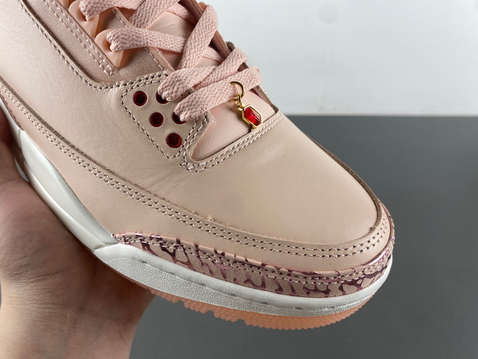 Air Jordan 3 WMNS "Valentine