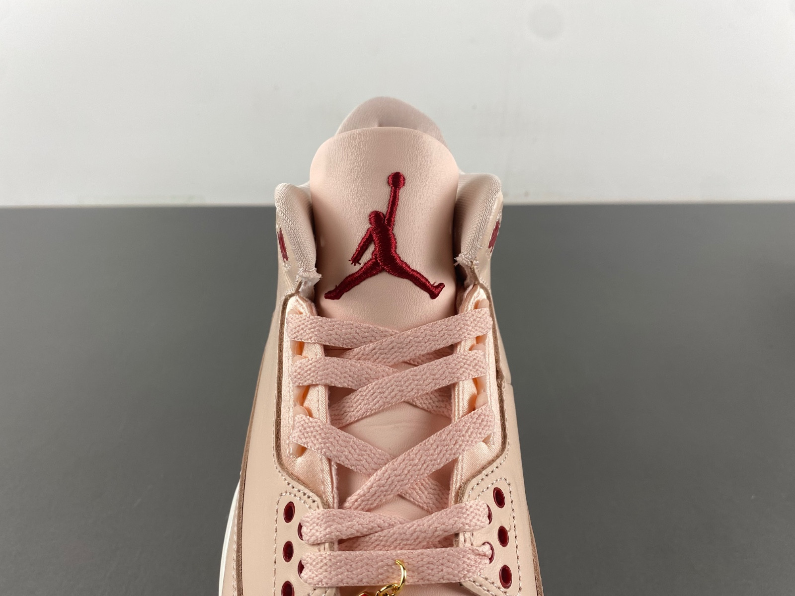 Air Jordan 3 WMNS "Valentine