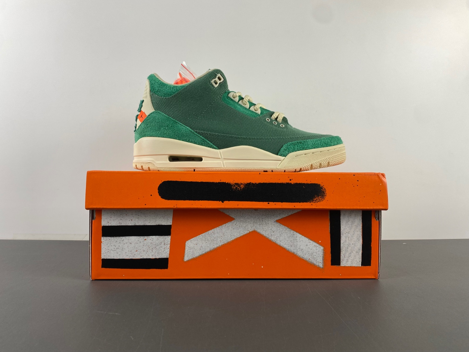 Air Jordan 3 OG SP Nina Chael Abney FZ7974-300