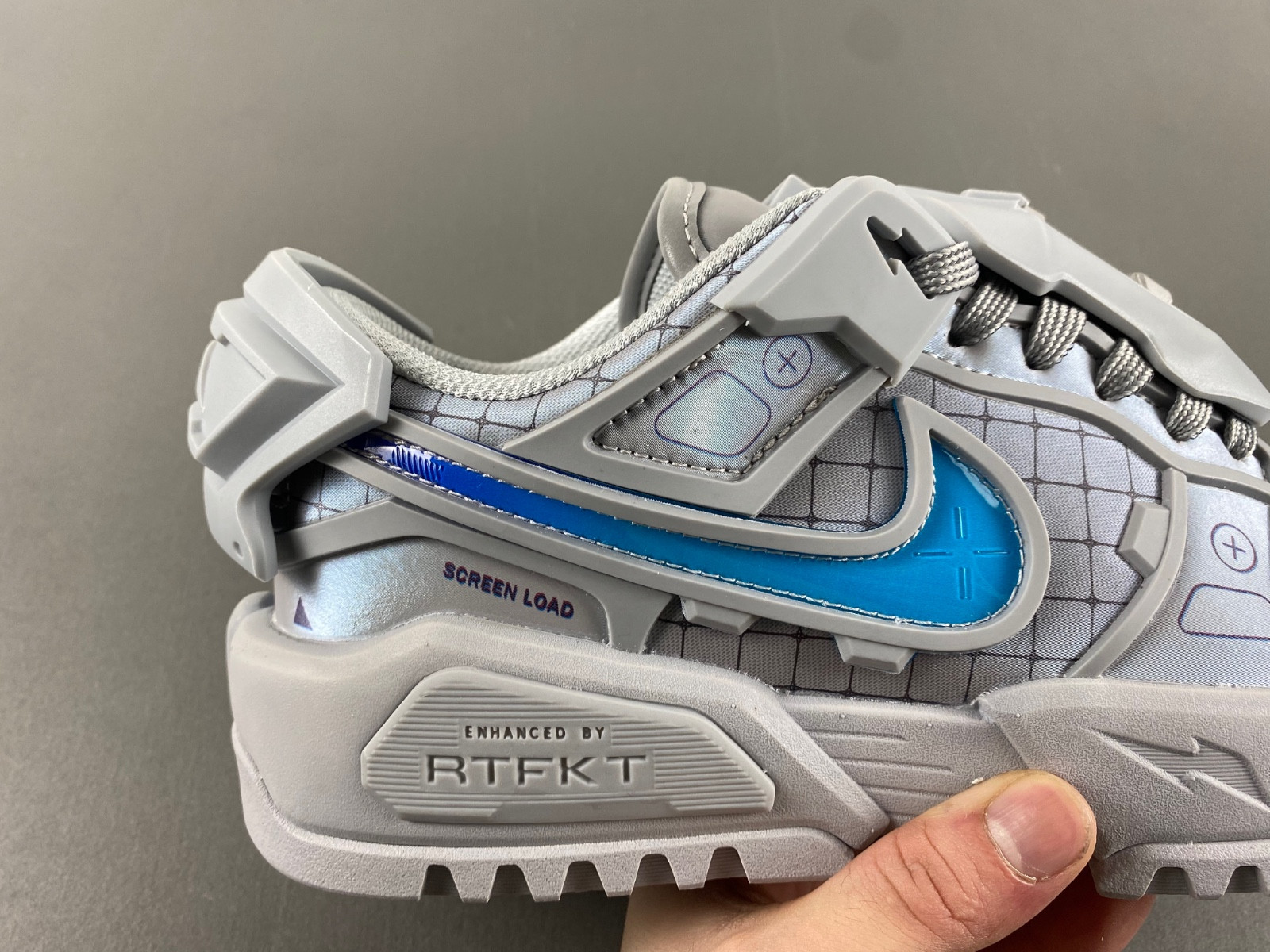 RTFKT X Dunk Genesis 