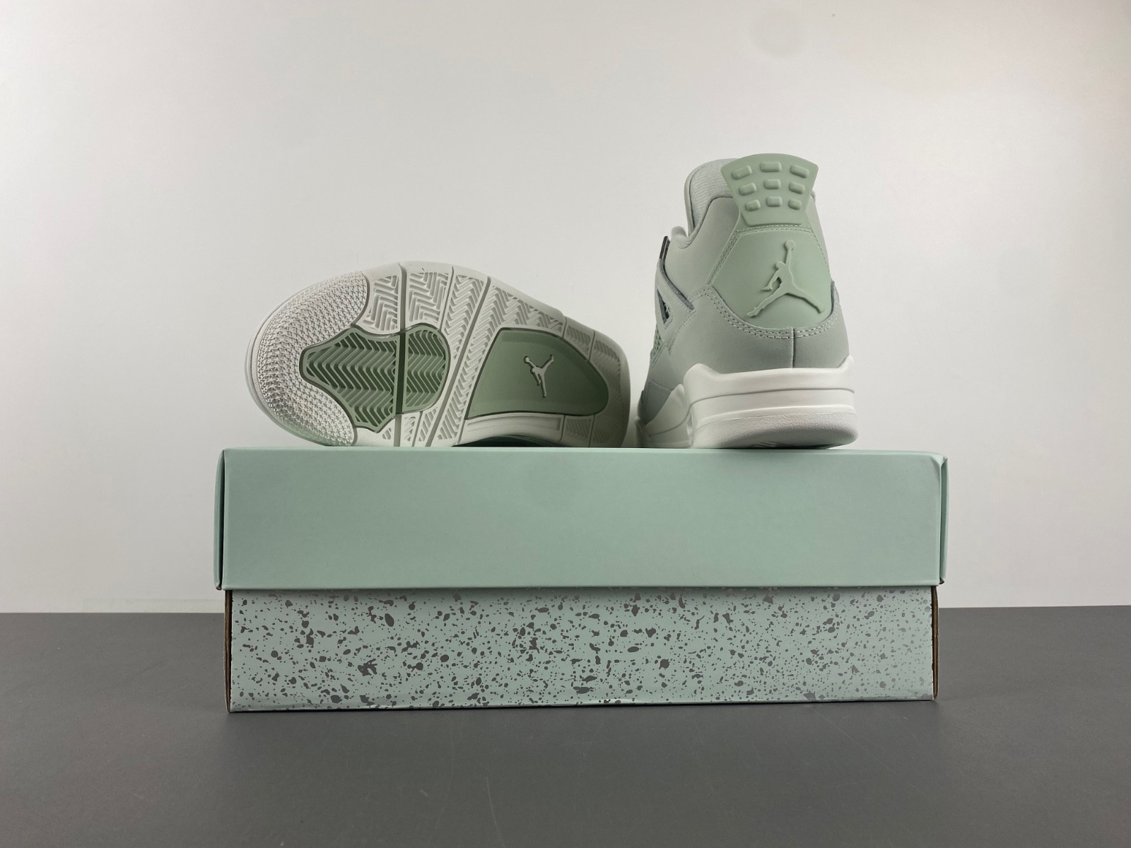 Air Jordan 4 WMNS "Seafoam" HV0823-003