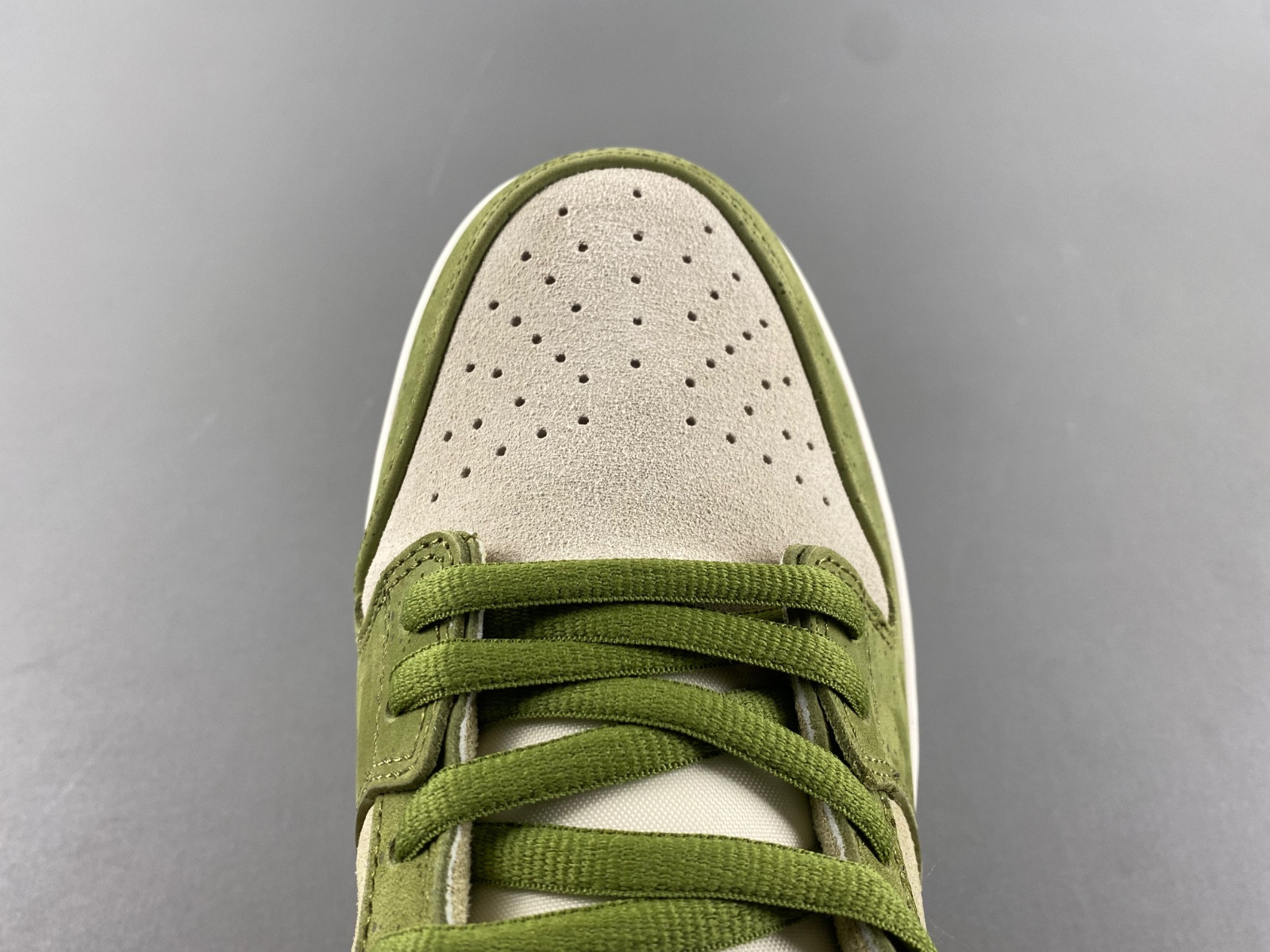 Yuto Horigome Nike SB Dunk "Asparagus" HF8022-300