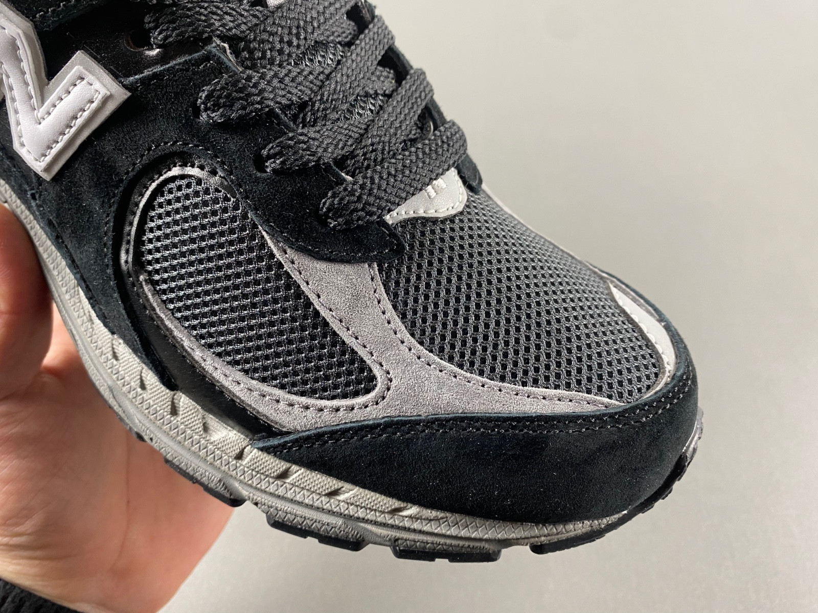 new Ba1an*e 2002r black dark grey white