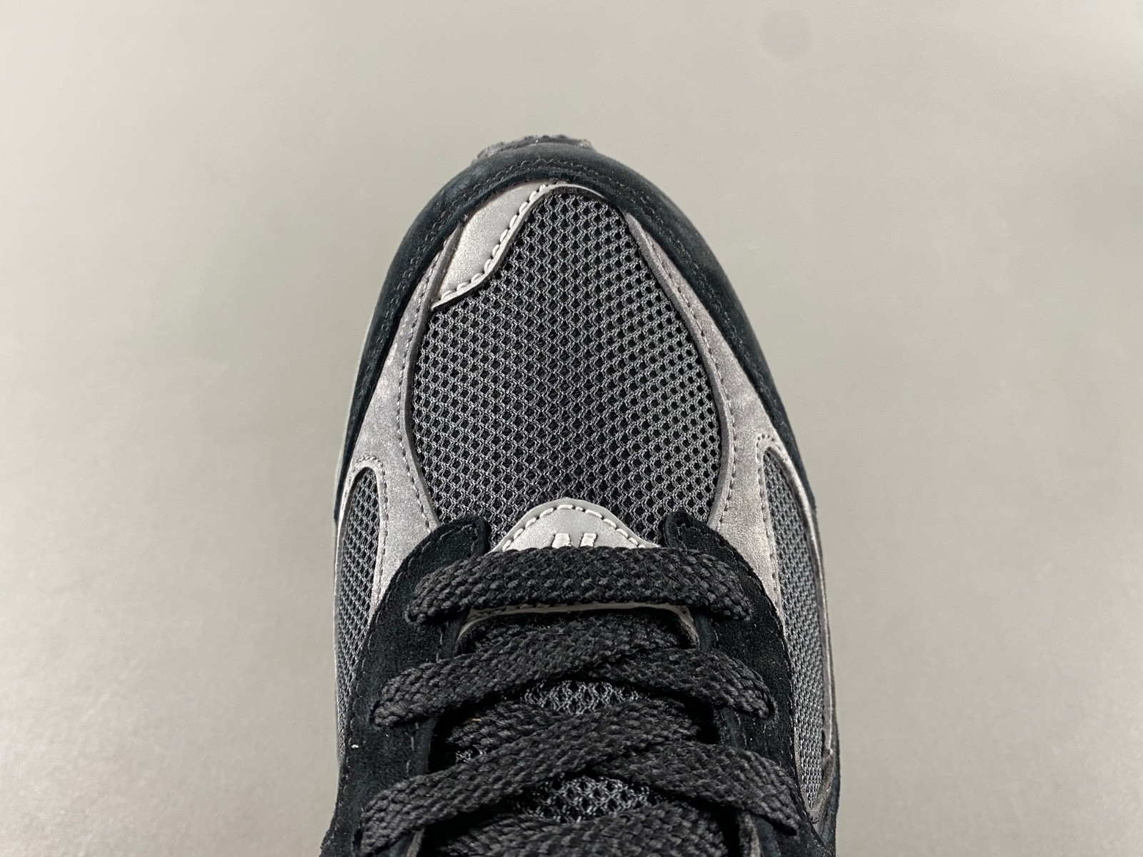 new Ba1an*e 2002r black dark grey white