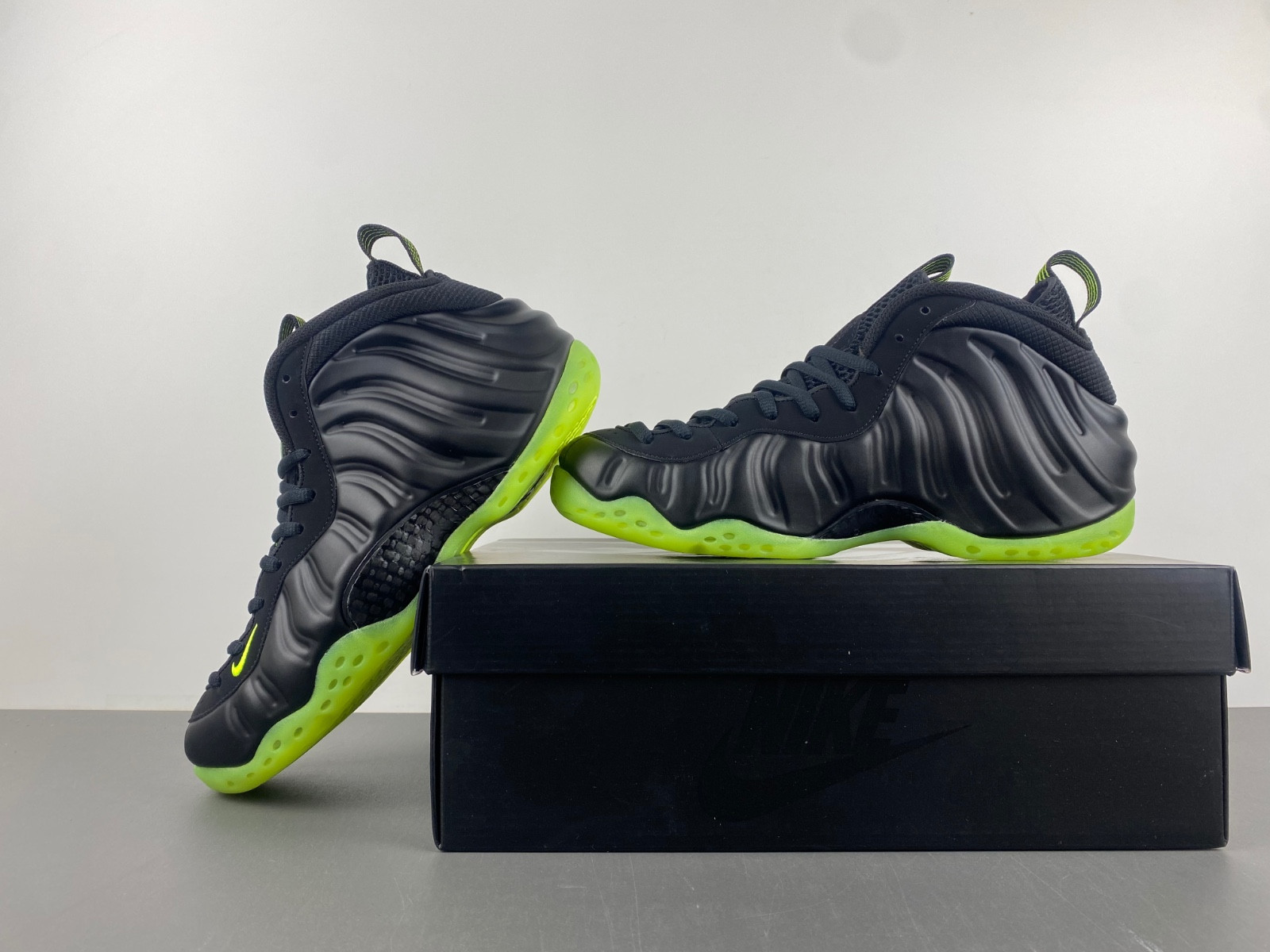 Nike Air Foamposite One Black Volt Men