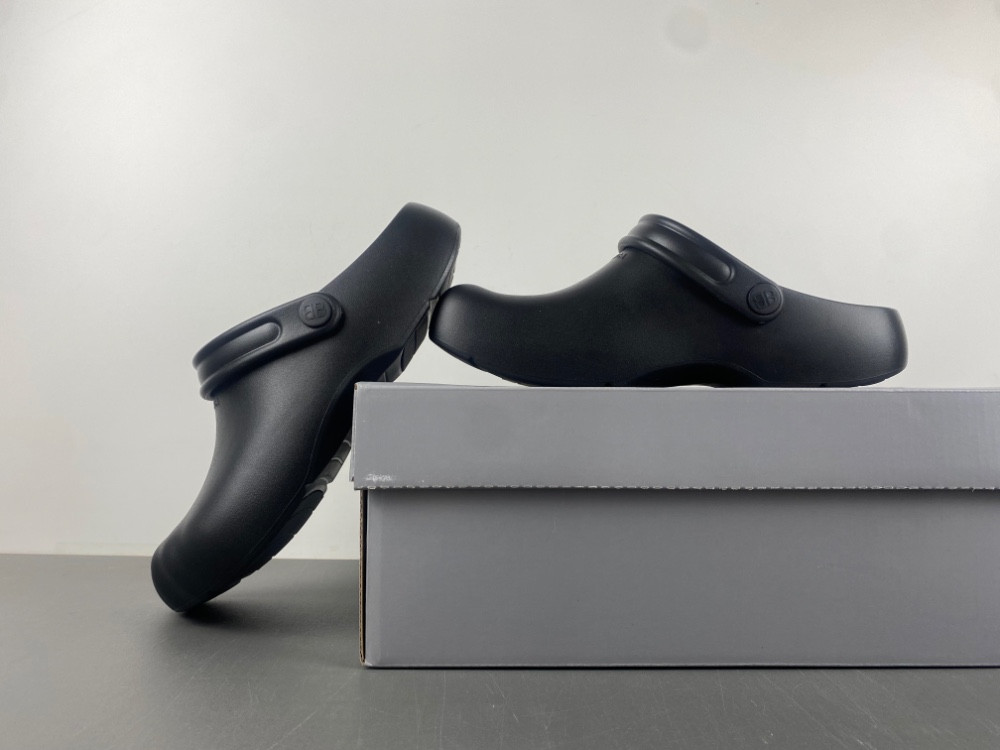 Ba1en*iaga sunday mule in black