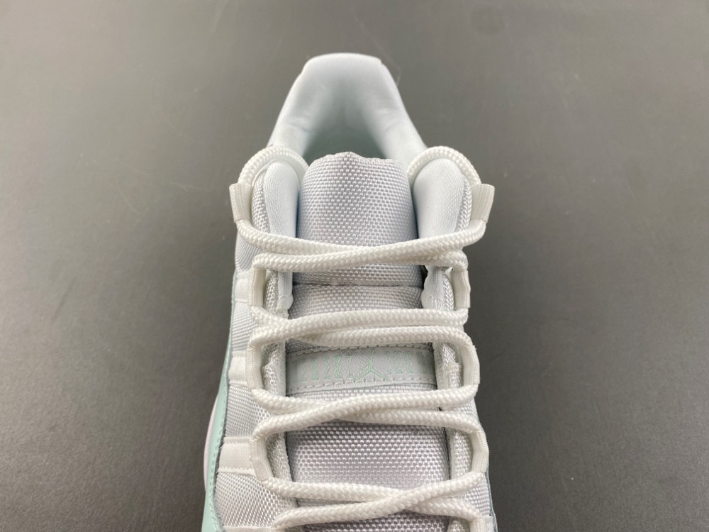 Air Jordan 11 Retro Low 