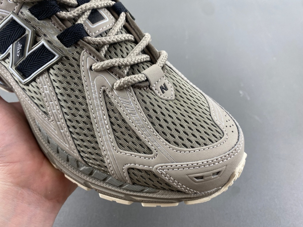 new Ba1an*e 1906r cordura olive tan men