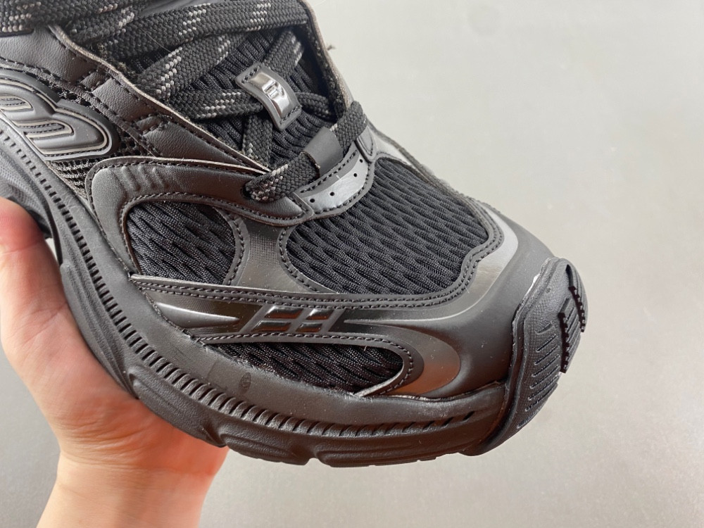 Ba1en*iaga 10xl sneaker in black mesh