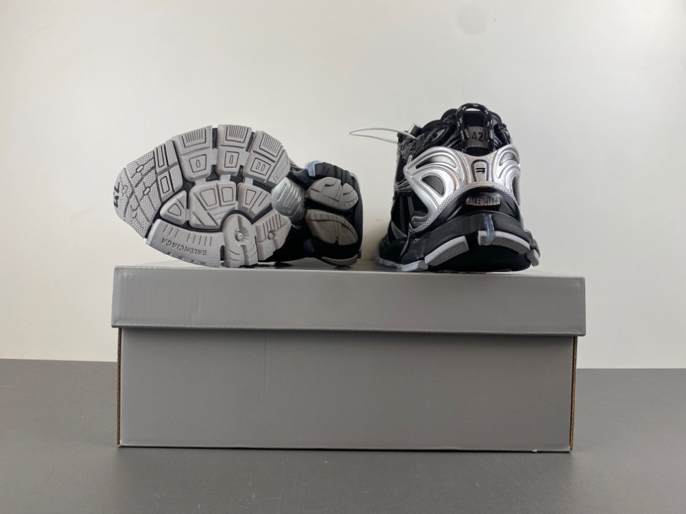 Ba1en*iaga runner sneaker 772774 w3rny 0322