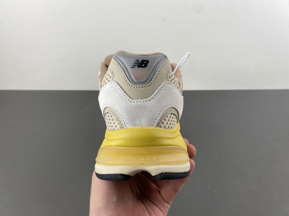 new Ba1an*e 2010 rose beige men