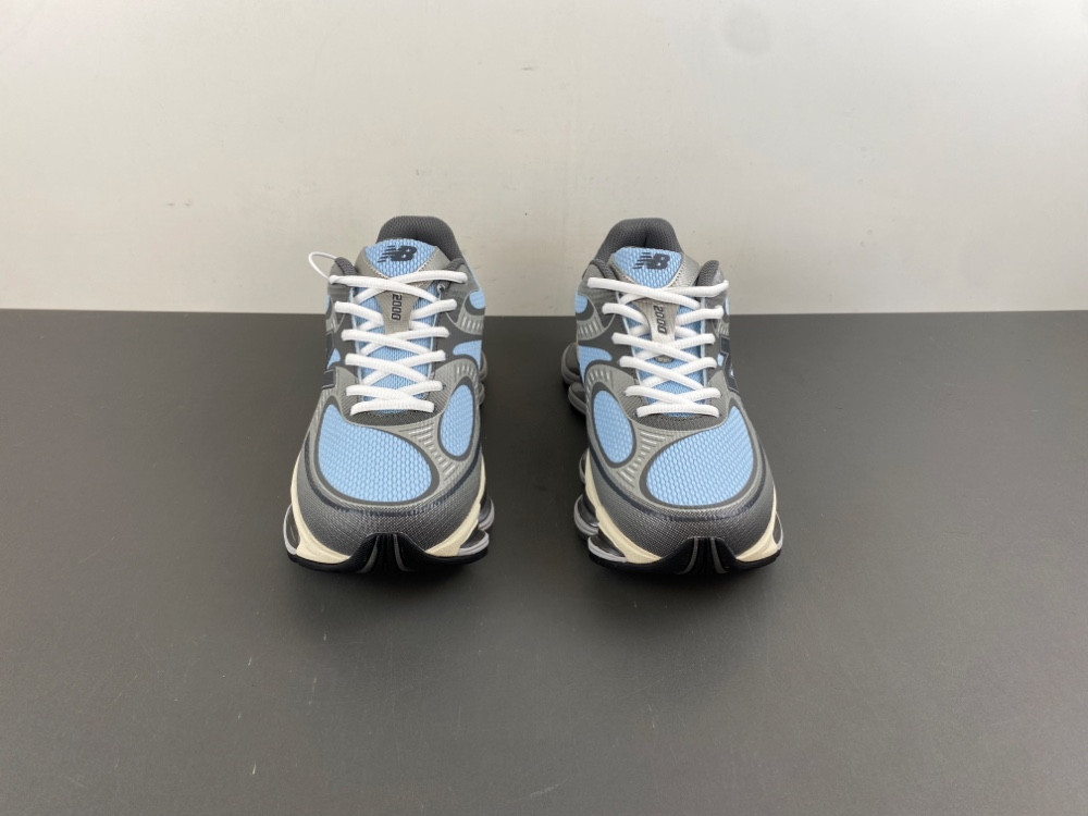 new Ba1an*e abzorb 2000 silver/blue u2000ba