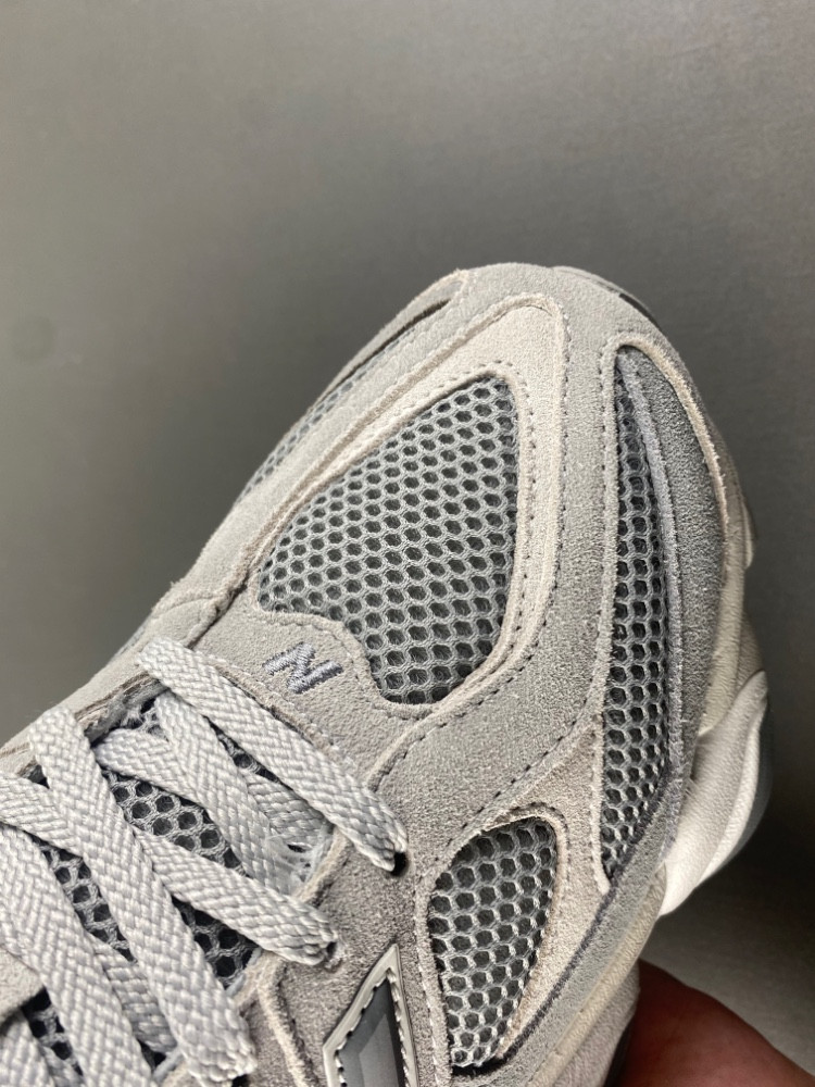 new Ba1an*e 9060 slate grey men