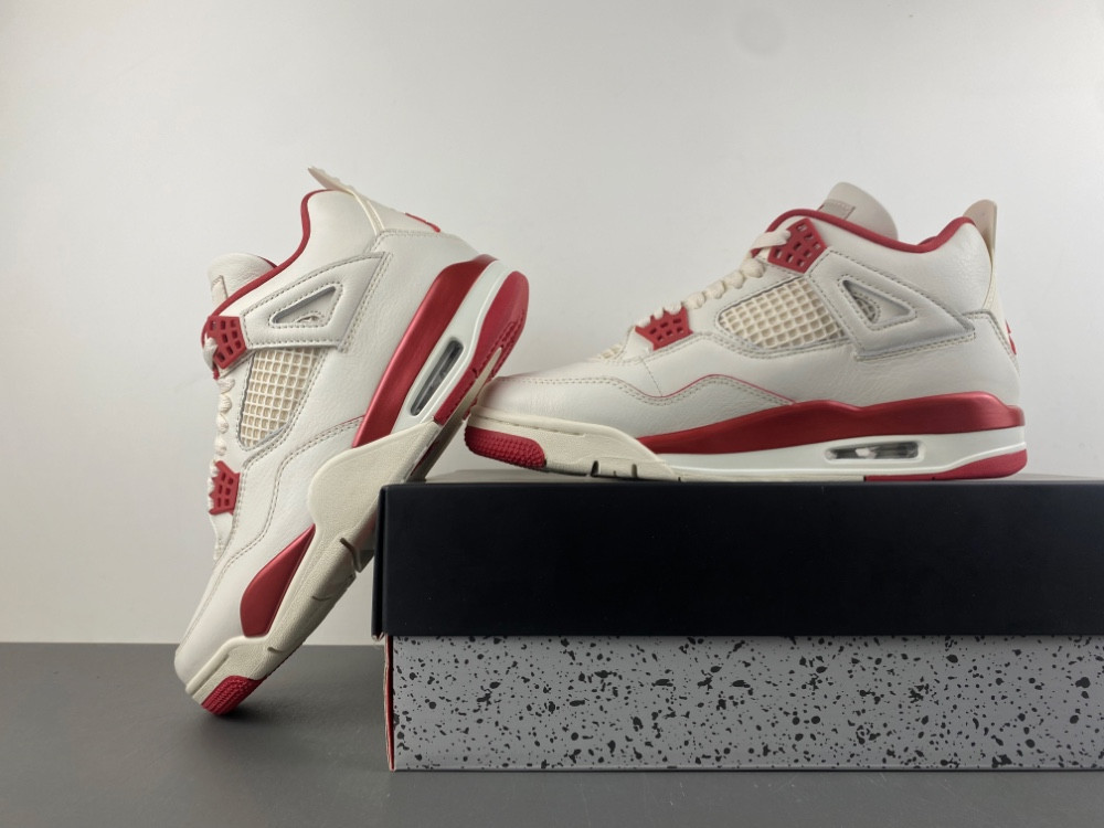 Air Jordan 4 Valentine