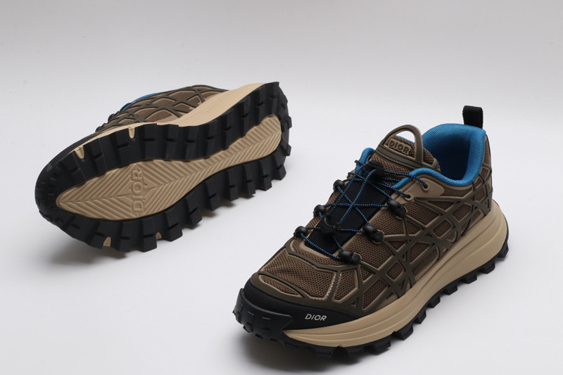 D10r b31 runner sneaker