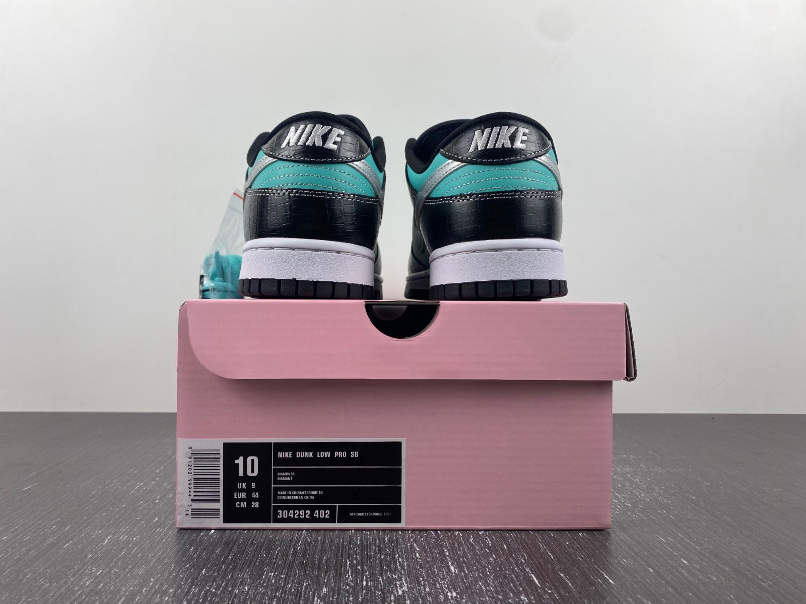nike dunk sb low D1am0nd s*pply co. "t*f*ny" 304292-402