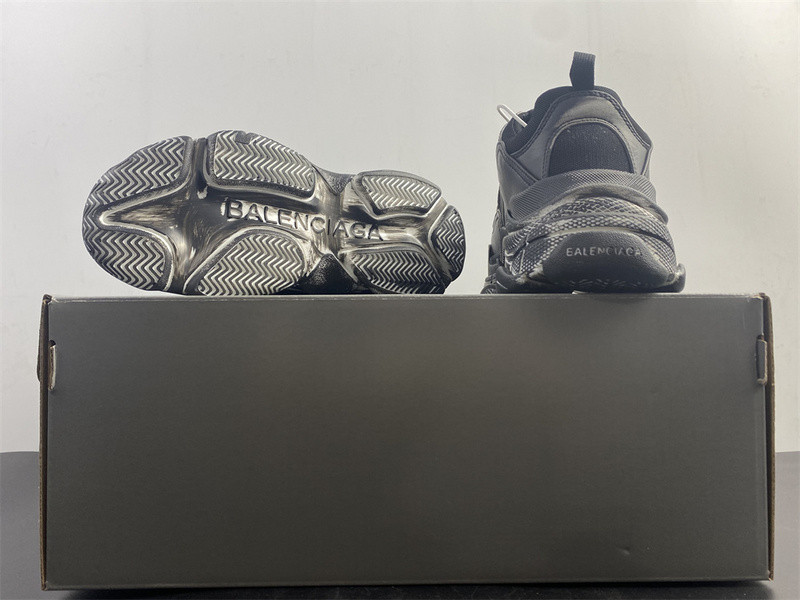 Ba1en*iaga triple s black sneaker