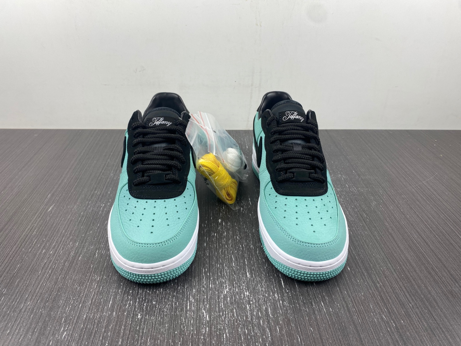 T*f*ny & co. x nike air force 1 low dz1382-002