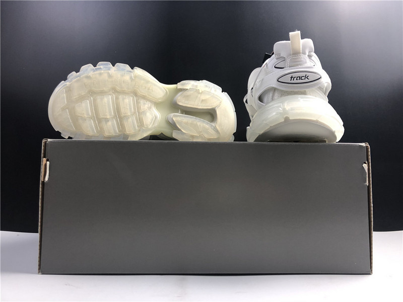 Ba1en*iaga track all white