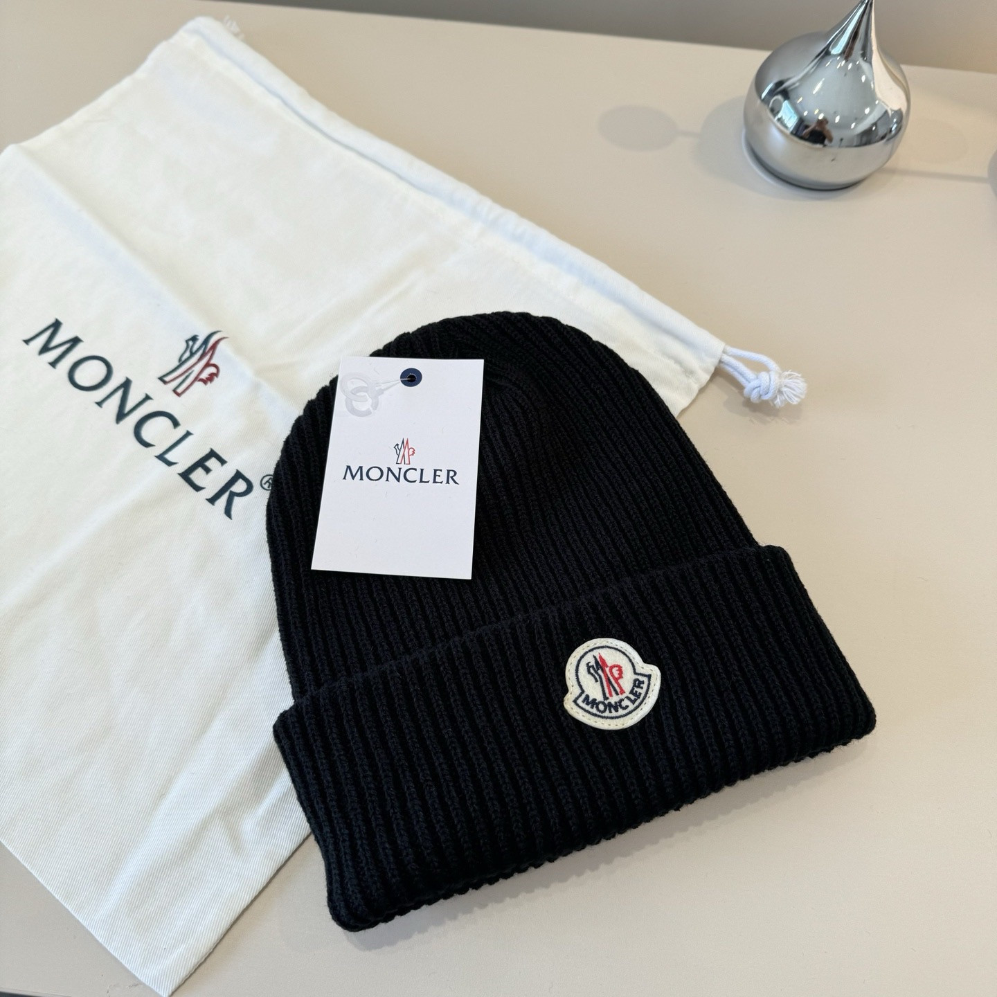 Moncler hat