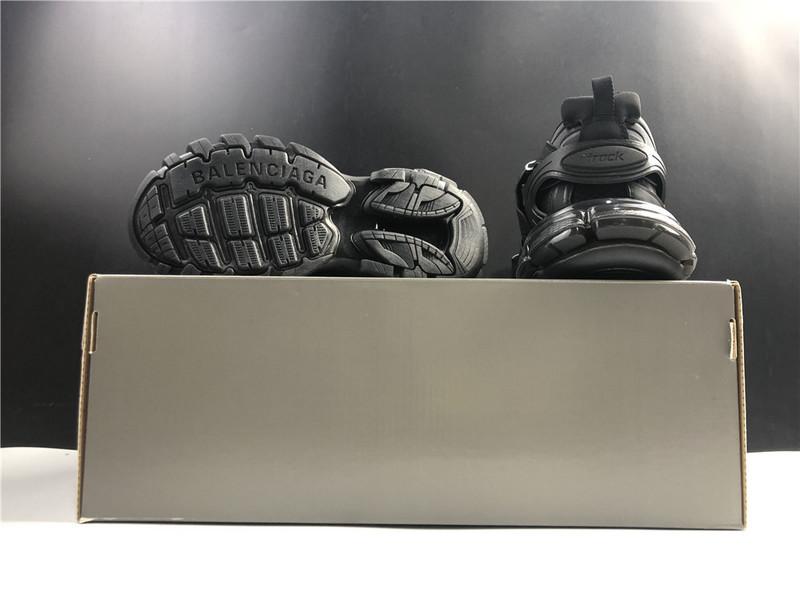 Ba1en*iaga track all black