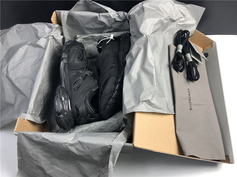 Ba1en*iaga track all black