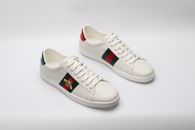 Gvc*1 ace embroidered low-top sneaker white with bee