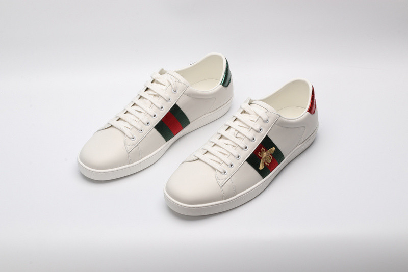 Gvc*1 ace embroidered low-top sneaker white with bee