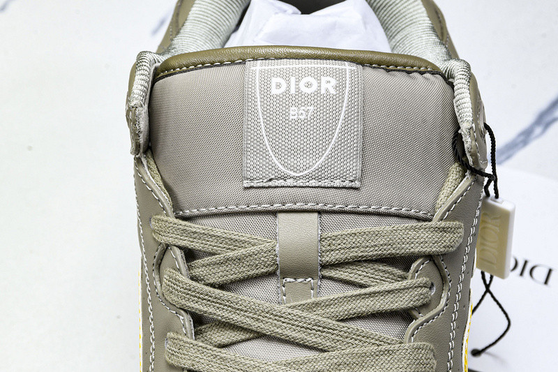 D10r b57 sneaker