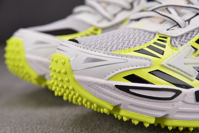 OWT White & Yellow Be Right Back Sneakers