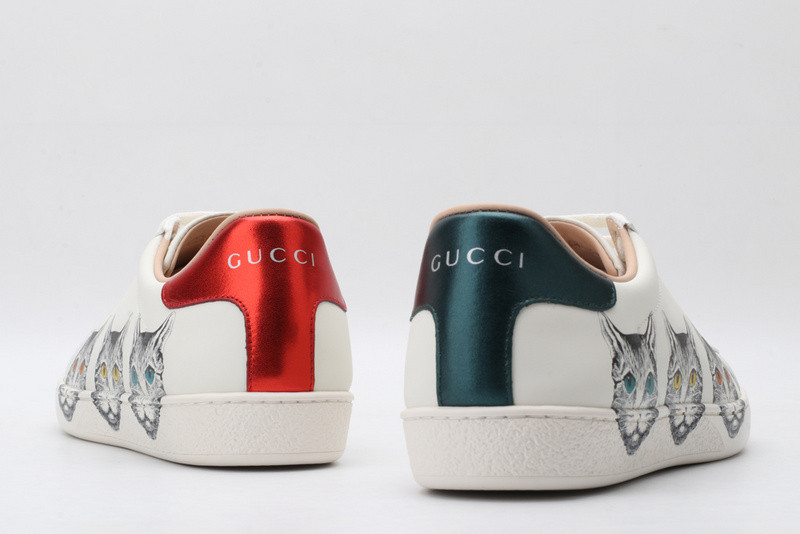 Gvc*1 ace embroidered low-top sneaker white with cat