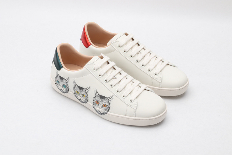 Gvc*1 ace embroidered low-top sneaker white with cat