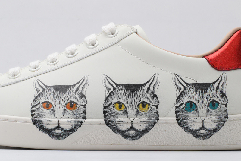 Gvc*1 ace embroidered low-top sneaker white with cat