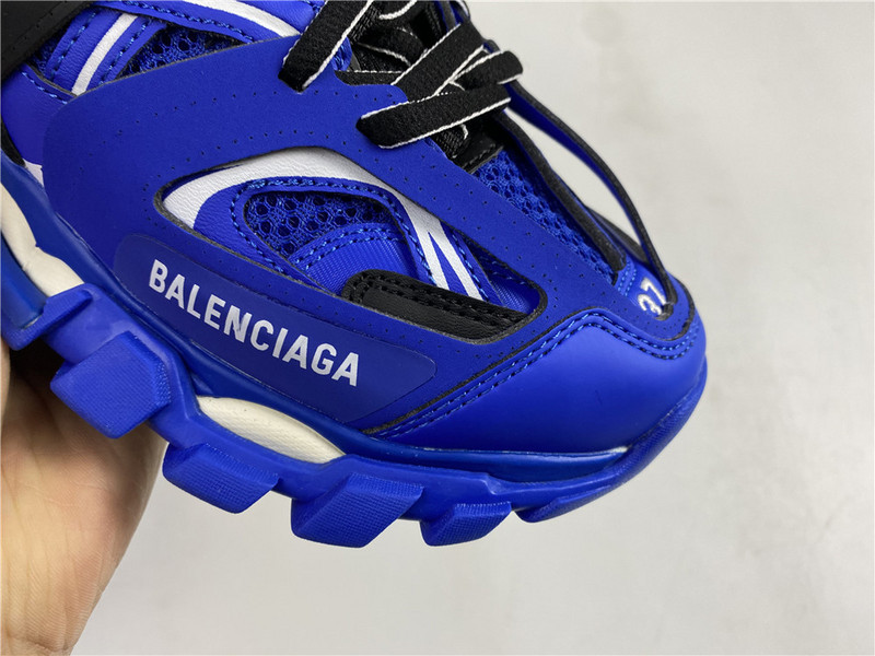 Ba1en*iaga track blue & black color