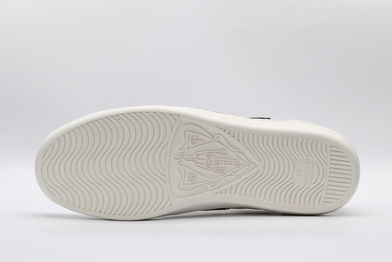 Gvc*1 ace embroidered low-top sneaker white with snake